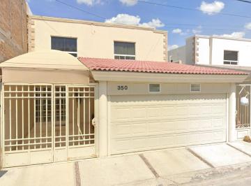 Casa de 4 habitaciones, Torreón · Venta de Casa en Torreon