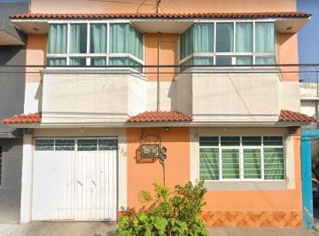 Casa de 4 habitaciones, Nezahualcóyotl · Casa de 150 m² de Terreno con 4 Recámaras en Venta en Las Águilas