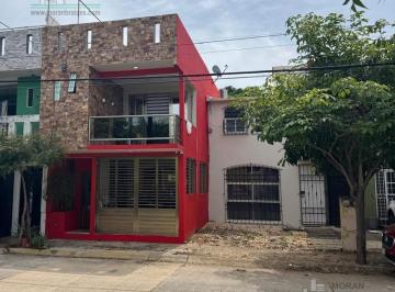 Casa · 128m² · 3 Recámaras · 1 Estacionamiento · Calle Paseo de Las Palmas 102b Fraccionamiento Pase de Las Palmas, Coatzacoalcos, Ver.