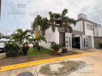 Casa · 250m² · 4 Recámaras · 4 Estacionamientos · Casa en Venta