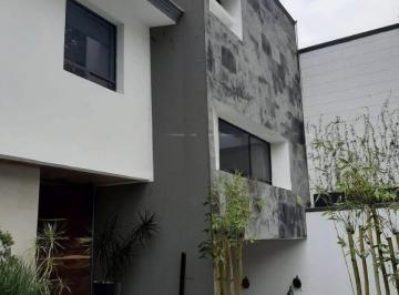 Casa · 530m² · 4 Recámaras · 3 Estacionamientos · Venta de Casa en Jardines de La Montaña, Cdmx