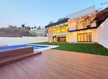 Casa · 265m² · 3 Recámaras · 4 Estacionamientos · Venta de Casa en Fraccionamiento Burgos