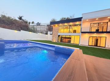 Casa · 265m² · 3 Recámaras · 4 Estacionamientos · Venta de Casa en Fraccionamiento Burgos