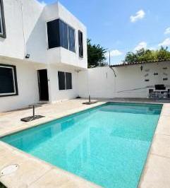 Casa · 130m² · 3 Recámaras · 2 Estacionamientos · Venta de Casa en Fraccionamiento en Tequesquitengo