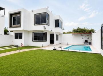 Casa · 130m² · 3 Recámaras · 2 Estacionamientos · Venta de Casa en Fraccionamiento en Tequesquitengo