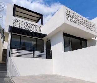 Casa · 168m² · 3 Recámaras · 2 Estacionamientos · Venta de Casa en Jardines de Cuernavaca