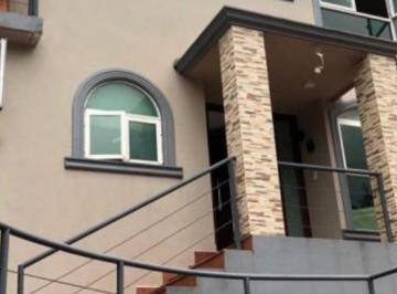 Casa · 522m² · 4 Recámaras · 5 Estacionamientos · Casa en Venta en Club de Golf Chiluca