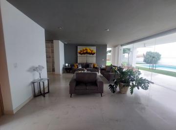 Casa · 1575m² · 6 Recámaras · 2 Estacionamientos · Casa en Venta en Lomas de Cocoyoc Lujo y Confort Para Adultos Mayores y Familias