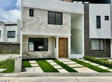 Casa en condominio · 230m² · 3 Recámaras · 2 Estacionamientos · Casa en Venta en San Mateo Atenco con Terraza, Aplican Creditos