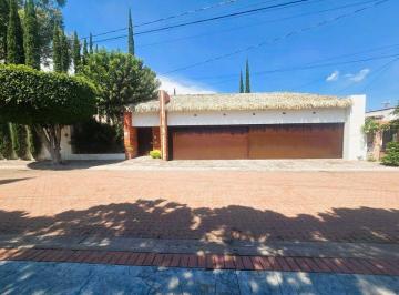 Casa de 3 habitaciones, Querétaro · Residencia de un Nivel en Venta en Fracc. Villas del Meson Juriquilla, Queretaro