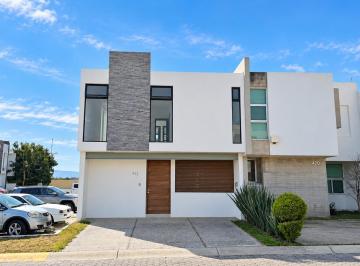 Casa · 190m² · 3 Recámaras · 2 Estacionamientos · Casa en Venta en Tlajomulco de Zuñiga