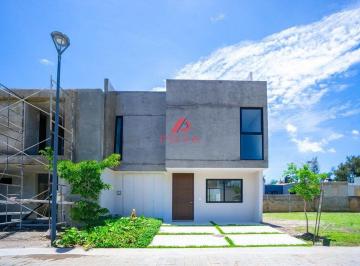 27fbf00d1b1d7b5e1d5a52726fc0c9ec50741ab09e5c7dc9cd9a9dd372fcce11 · Casa en Venta en Flor de Loto Residencial, La Tijera | 3 Recámaras