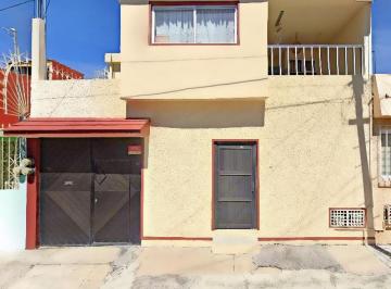 Casa de 3 habitaciones, Toluca · Casa en Venta Cerca del Estadio Nemesio Diaz