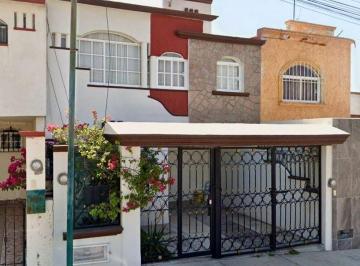 Casa de 2 habitaciones, San Juan del Río · Casa en Venta en Querétaro Smv