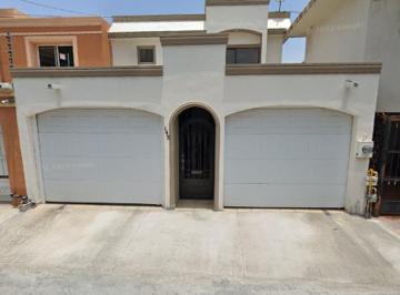 Casa de 3 habitaciones, Monterrey · Casa de 116 m² con 3 Recámaras en Venta en Contry, Monterrey
