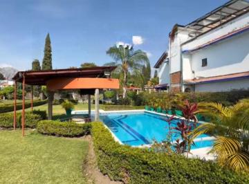 Casa de 6 habitaciones, Yautepec · Excelente Casa Habitación, con Inmejorable Jardin Exterior de Estilo Colonial Mexicano