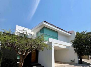 Casa de 3 habitaciones, Puebla · Casa en Venta Paralela a Zavaleta Calzada de La Loma con 3 Recamaras