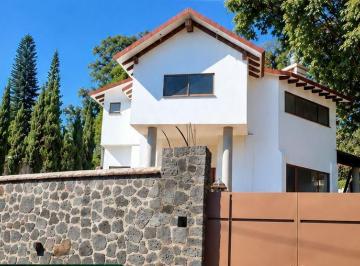 Casa · 200m² · 3 Recámaras · 3 Estacionamientos · Casa en del Bosque