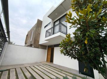 Casa de 3 habitaciones, Zapopan · Bonita Casa en Venta por Vialidad en 2pl Frente a Jardín. Fracc Parques Vallarta Zapopan