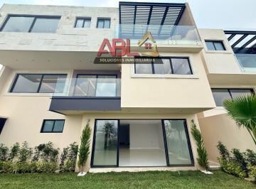 Casa · 560m² · 4 Recámaras · 4 Estacionamientos · Venta de Casa a Estrenar en Condominio