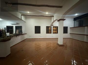Oficina · 250m² · 2 Recámaras · 2 Estacionamientos · Renta Oficina con Uso Mixto
