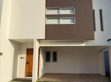 Casa · 3 Recámaras · Casa en Fraccionamiento Lomas del Sol