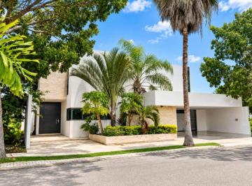 Casa en condominio de 5 habitaciones, Mérida · Residencia en Venta Trato Directo | Privada Manantiales de Cocoyoles