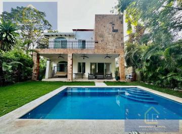 Casa · 3 Recámaras · 2 Estacionamientos · Casa en Renta en Playacar