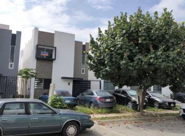 Casa en condominio de 3 habitaciones, Tlajomulco de Zúñiga · Casa de 84 m² con 3 Recámaras en Renta en Pontevedra