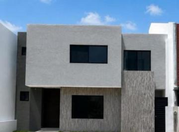 Casa · 247m² · 4 Recámaras · 4 Estacionamientos · Renta Casas Queretaro Juriqilla Lomas de Juriquilla