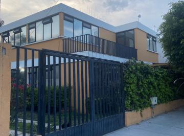 Casa de 4 habitaciones, Querétaro · Amplia Casa Residencial o Comercial en Col. Cimatario | Excelente Ubicación a 250 m de Constituyentes