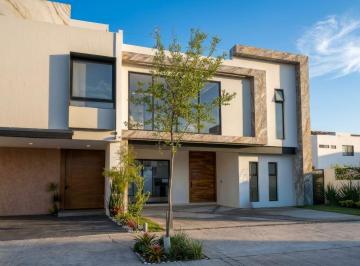 Casa en condominio de 5 habitaciones, Zapopan · Casa de 5 Recámaras Solares Altanza Zona Real