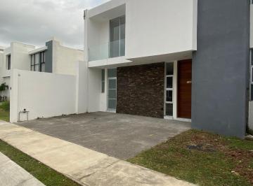 Casa de 3 habitaciones, Colima · Casa en Venta en Fraccionamiento La Herradura, Colima — $3,650,000