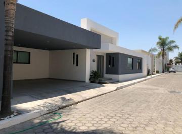 Casa de 3 habitaciones, San Pedro Cholula · Renta Casa de un Piso. La Carcaña, Fracc Compostela. $22,000