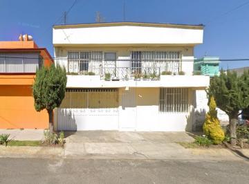 Casa de 4 habitaciones, Toluca · Venta de Casa en Victoria, Toluca, Méx.