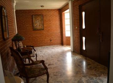 Casa en Venta de 3 habitaciones Las Cumbres 2 Sector C · Casa de 300 m² con 3 Recámaras en Venta en Las Cumbres 2 Sector a