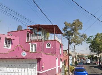 Casa de 4 habitaciones, Venustiano Carranza · Excelente Casa en Renta - Habitacional U Oficina