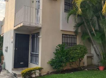 Casa en condominio · 90m² · 3 Recámaras · 1 Estacionamiento · Renta de Casa en Condominio con Alberca, Centro Xochitepec