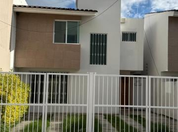 Casa · 200m² · 3 Recámaras · 2 Estacionamientos · Casa en Renta - (4)