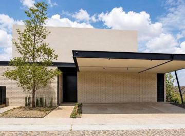 Casa en condominio de 4 habitaciones, Querétaro · Casa en Renta en Lomas Norte Campanario Queretaro