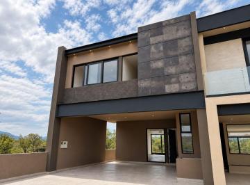 Casa de 3 habitaciones, Santiago · Casa en Venta en Santiago Zona Viento Libre Rios del Vergel