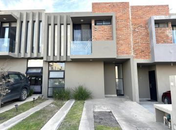 Casa · 115m² · 3 Recámaras · 2 Estacionamientos · Moderna Casa en Renta (Amueblada) en Zakia El Marques Queretaro Gaa