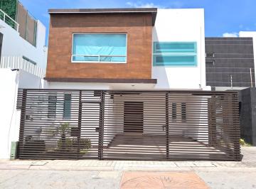 Casa · 260m² · 3 Recámaras · 2 Estacionamientos · Casa en Renta en Sendero de Paz Milenio III Queretaro Gaa