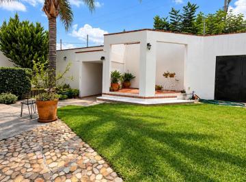 N/A · Casa en Venta Lomas de Comanjilla con Alberca