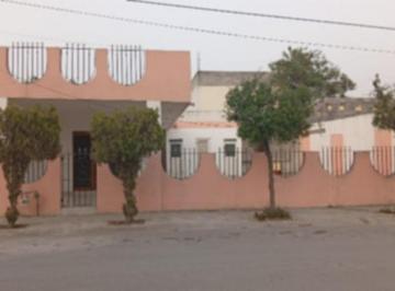 Quinta · 255m² · 2 Recámaras · 2 Estacionamientos · Casa Campestre en Venta en Paseo de Las Flores, Apodaca, Nuevo León