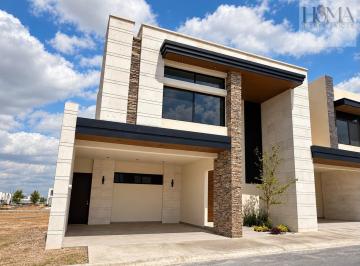 Casa · 320m² · 4 Recámaras · 3 Estacionamientos · Casa en Fraccionamiento Seterra Residencial