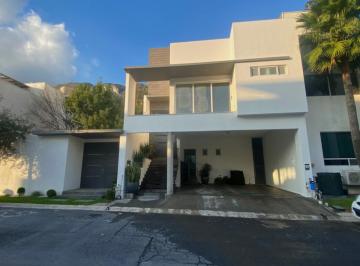 1 · Casa en Renta Colinas del Valle