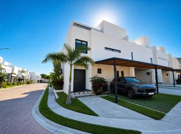 Casa de 5 habitaciones, Benito Juárez · Casa en Venta en Río Residencial | Precio de Oportunidad | 5 Recámaras | 3 Niveles