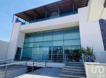 Edificio · 785m² · 16 Estacionamientos · Edificio en Renta en Querétaro