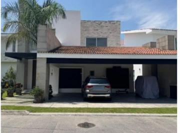 Casa de 4 habitaciones, Emiliano Zapata · Casa en Venta con Vista Al Campo - Paraiso Country Club